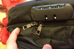 cifru la un rucsac de calatorii