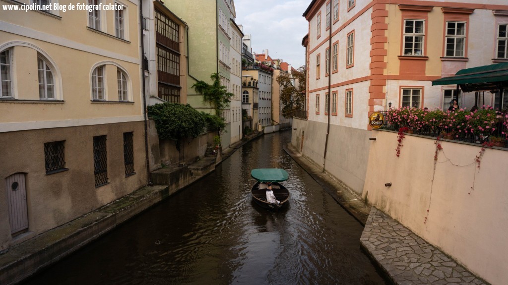 Plimbare cu barca prin Praga