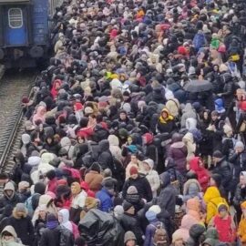 POZA ZILEI: Gara din Harkov cu mii de Ucraineni care încearcă cu disperare să plece din calea războiului