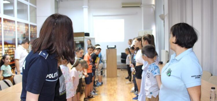 Activități de informare la Biblioteca Județeană cu privire la riscurile consumului de droguri!