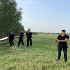 Tânăr curajos din R. Moldova retinut de poliţiştii de frontiera dupa ce a incercat sa traverseze râul Prut înot