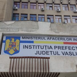 Reparatii de 100.000 euro la etajul 1 al „Palatului Administrativ”! | Exteriorul poate sa cada ca nu intereseaza pe nimeni..