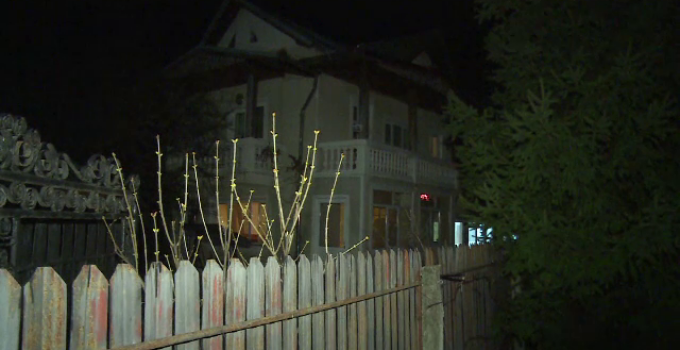 Politistii Barladeni au retinut doi barbati banuiti ca ar fi sustras in noaptea de 12/13 octombrie bunuri in valoare de 20.000 lei